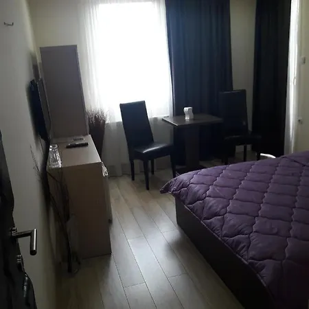 Prenociste Konstantin 2008